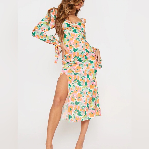 PrettyLittleThing Dresses & Skirts - Pretty Little Thing Green Floral Print Puff Sleeve Tie Cuff Midi Dress USA 6